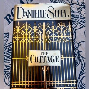 Danielle Steel 'The Cottage' Hardcover Book plus hardcover ‘Full Circle’. Used.